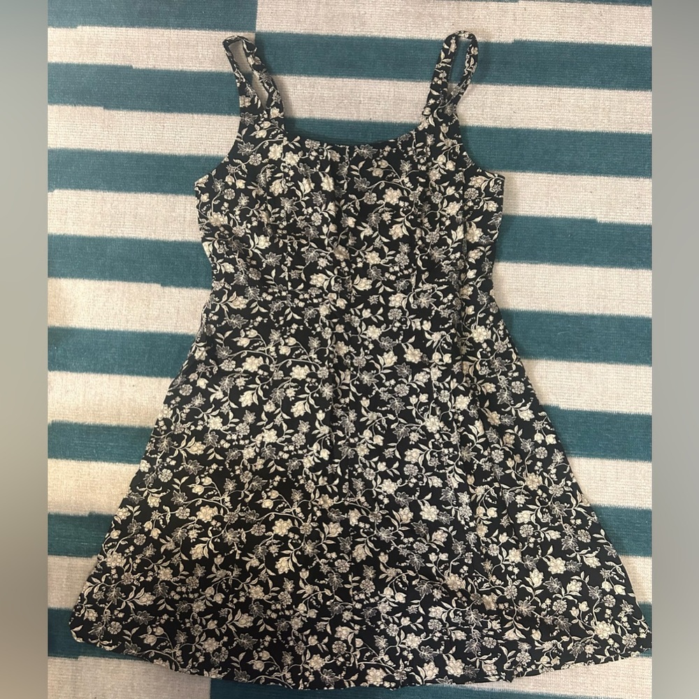 Black and ivory floral Old Navy dress